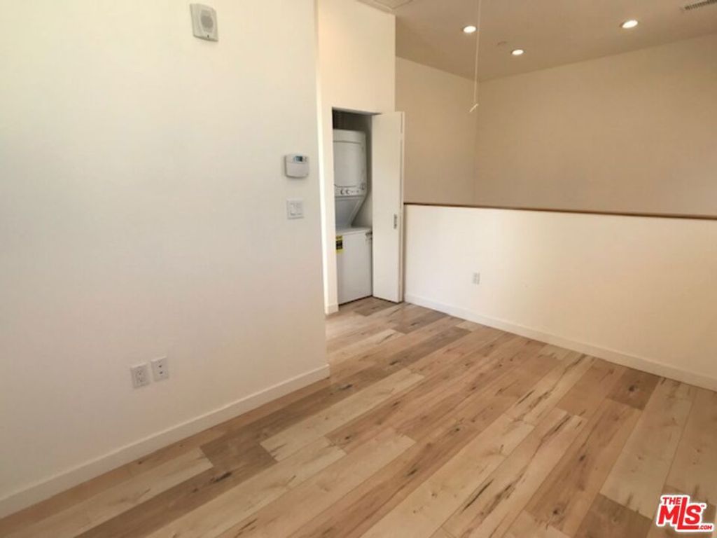 Image 18 of property listing at 517 N Harvard Boulevard, Los Angeles, CA 90004