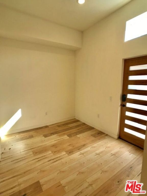 Image 33 of property listing at 517 N Harvard Boulevard, Los Angeles, CA 90004