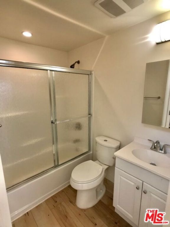 Image 36 of property listing at 517 N Harvard Boulevard, Los Angeles, CA 90004