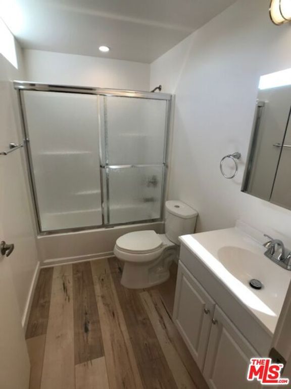 Image 48 of property listing at 517 N Harvard Boulevard, Los Angeles, CA 90004
