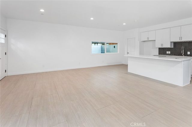 14594 Lyle Street, Sylmar, CA 91342