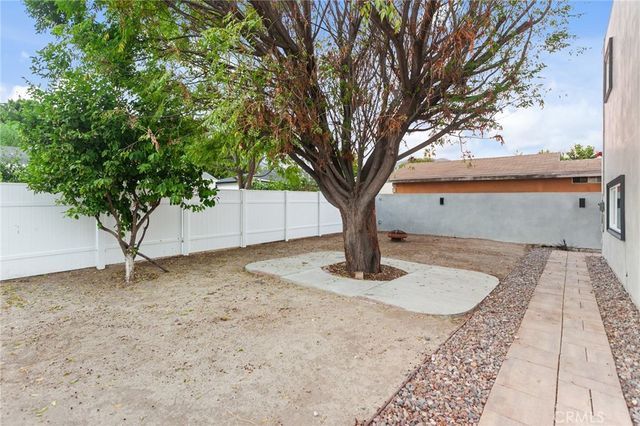 14594 Lyle Street, Sylmar, CA 91342