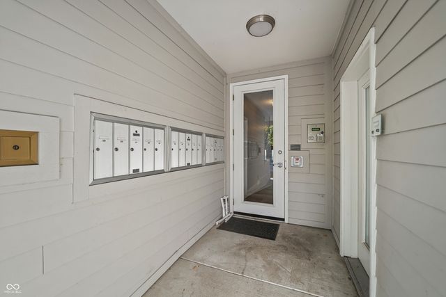 932 N Broadway Street 4, Indianapolis, IN 46202