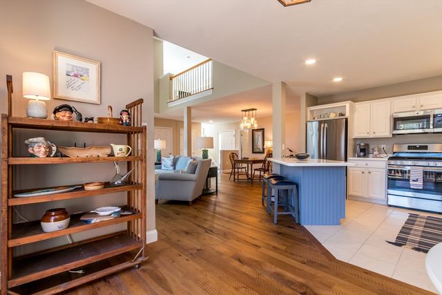 13 Hollyhock Knoll Ct 13, Bourne, MA 02532