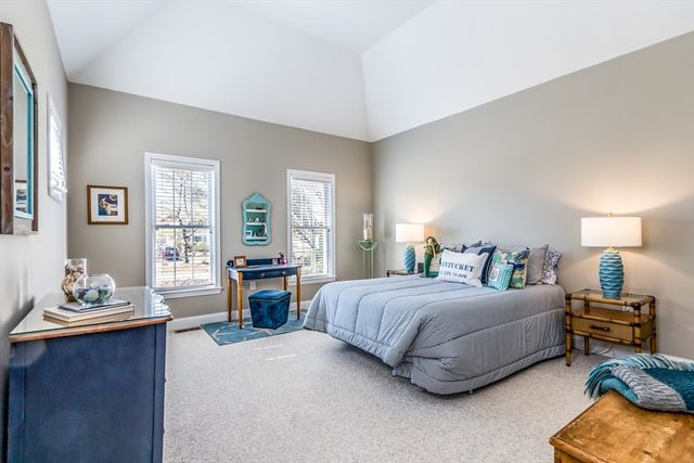 13 Hollyhock Knoll Ct 13, Bourne, MA 02532