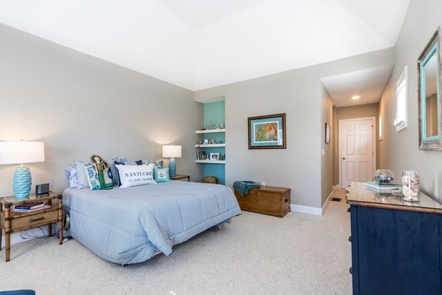 13 Hollyhock Knoll Ct 13, Bourne, MA 02532