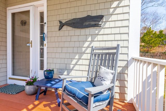 13 Hollyhock Knoll Ct 13, Bourne, MA 02532