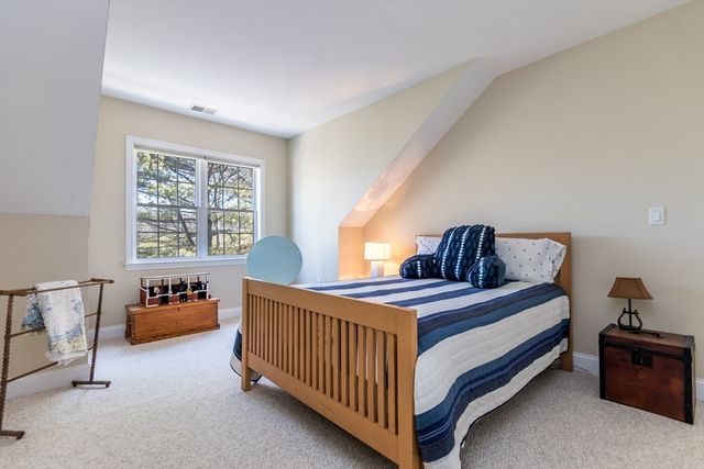 13 Hollyhock Knoll Ct 13, Bourne, MA 02532