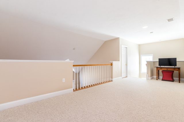 13 Hollyhock Knoll Ct 13, Bourne, MA 02532