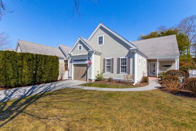 13 Hollyhock Knoll Ct 13, Bourne, MA 02532