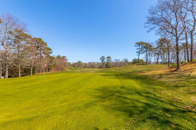 13 Hollyhock Knoll Ct 13, Bourne, MA 02532