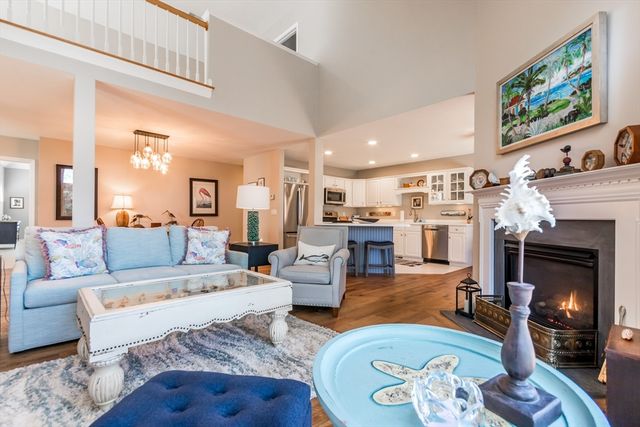 13 Hollyhock Knoll Ct 13, Bourne, MA 02532