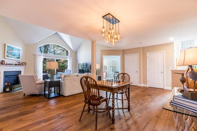 13 Hollyhock Knoll Ct 13, Bourne, MA 02532