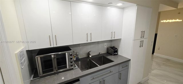 6917 Collins Ave 1212, Miami Beach, FL 33141