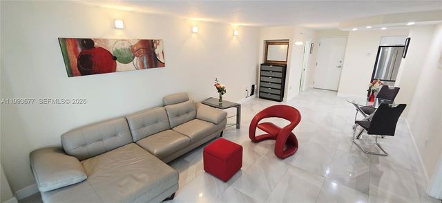 6917 Collins Ave 1212, Miami Beach, FL 33141