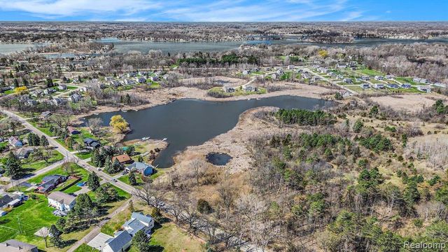 01 Butcher Road, Fenton, MI 48430