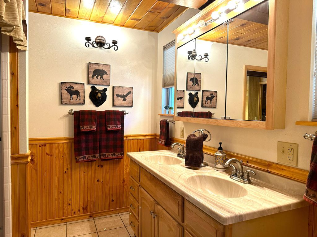 Image 15 of property listing at 45453 Manter Meadow Drive, California Hot Springs, CA 93207