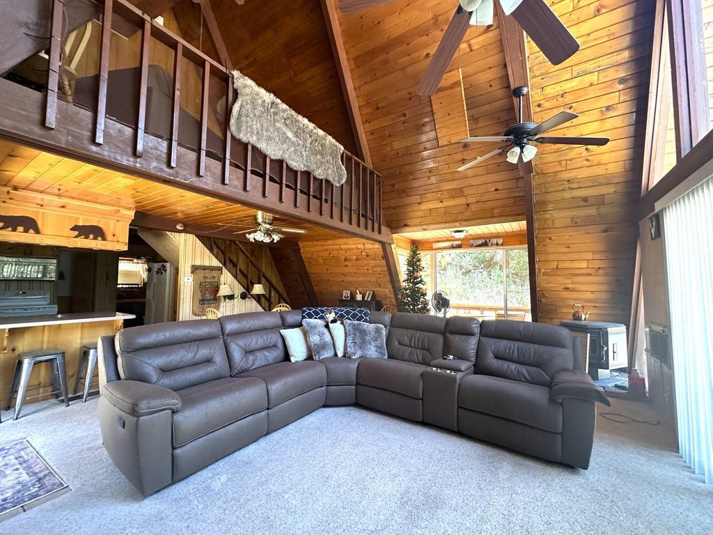 Image 4 of property listing at 45453 Manter Meadow Drive, California Hot Springs, CA 93207