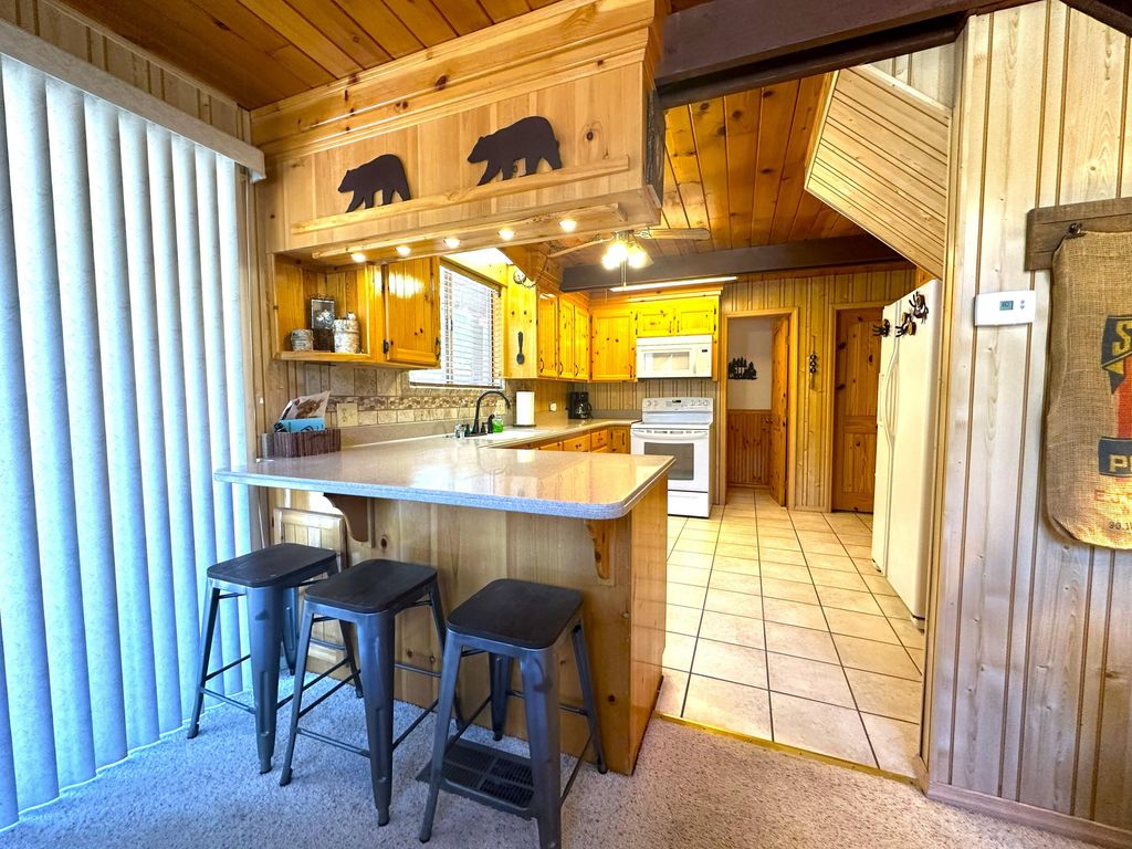 Image 9 of property listing at 45453 Manter Meadow Drive, California Hot Springs, CA 93207