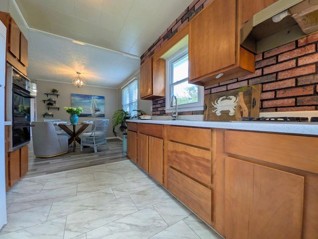 111 MAPLE AVE, Glen Burnie, MD 21061
