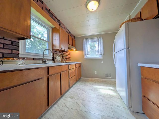 111 MAPLE AVE, Glen Burnie, MD 21061