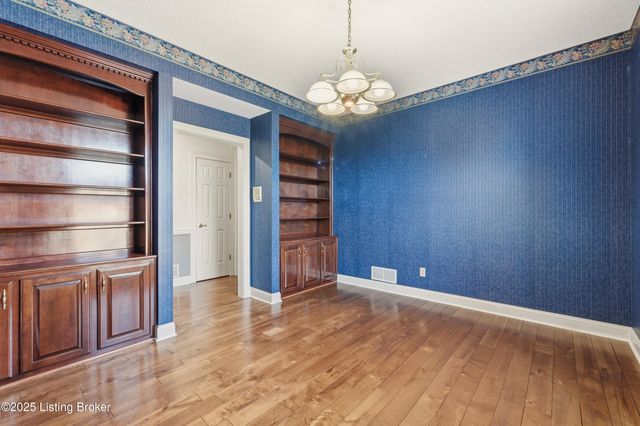166 Castleton Dr, Bardstown, KY 40004