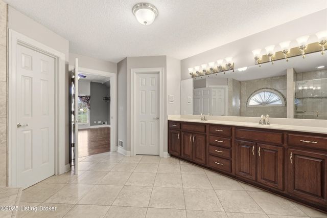 166 Castleton Dr, Bardstown, KY 40004