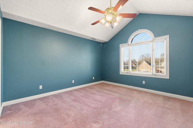 166 Castleton Dr, Bardstown, KY 40004