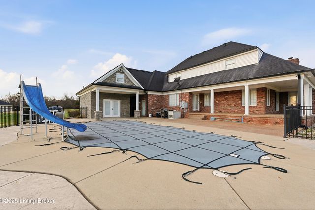 166 Castleton Dr, Bardstown, KY 40004