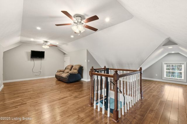 166 Castleton Dr, Bardstown, KY 40004