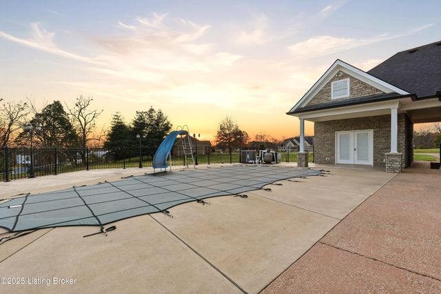 166 Castleton Dr, Bardstown, KY 40004