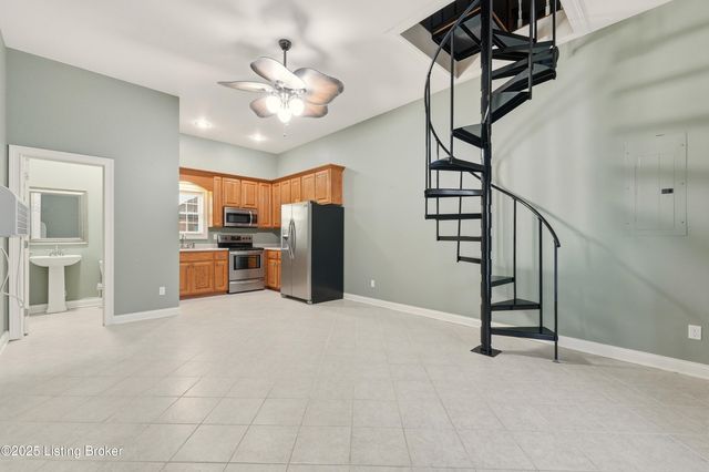 166 Castleton Dr, Bardstown, KY 40004