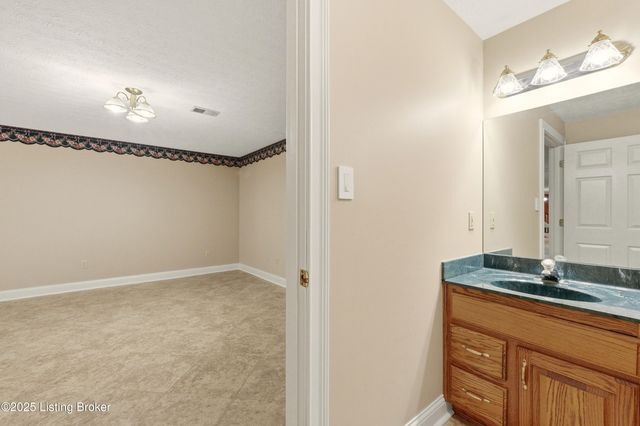 166 Castleton Dr, Bardstown, KY 40004