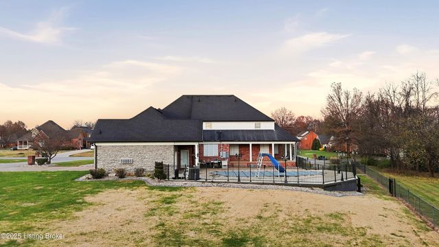 166 Castleton Dr, Bardstown, KY 40004