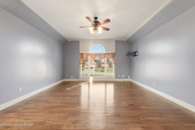 166 Castleton Dr, Bardstown, KY 40004