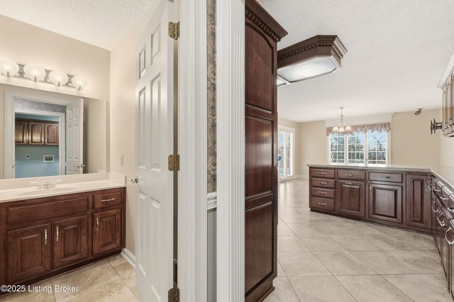166 Castleton Dr, Bardstown, KY 40004