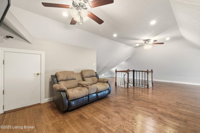 166 Castleton Dr, Bardstown, KY 40004