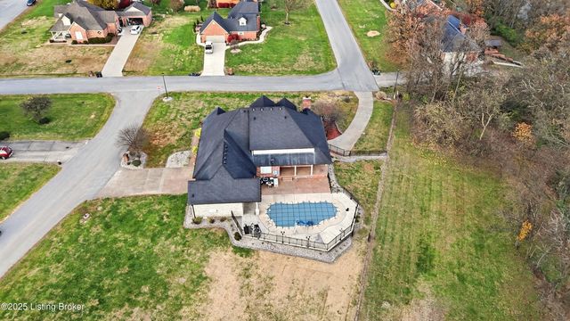 166 Castleton Dr, Bardstown, KY 40004
