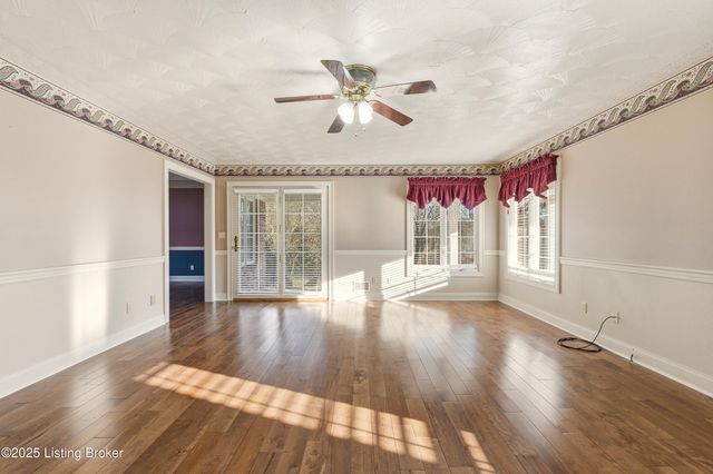 166 Castleton Dr, Bardstown, KY 40004