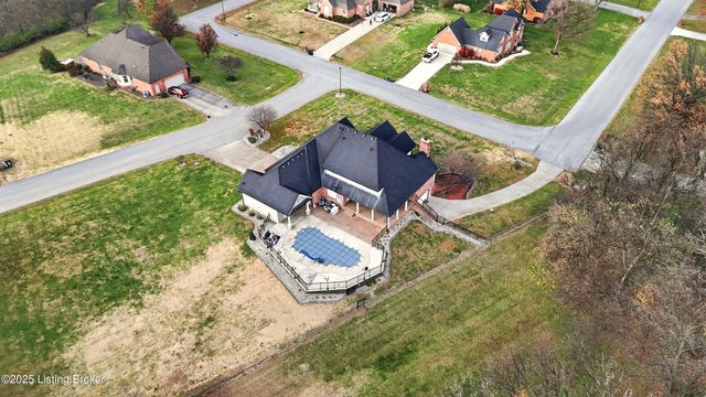 166 Castleton Dr, Bardstown, KY 40004