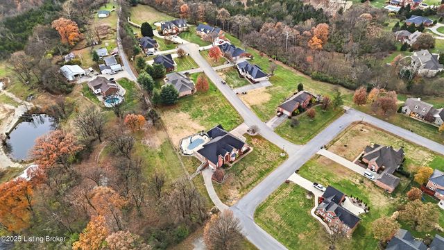 166 Castleton Dr, Bardstown, KY 40004