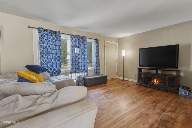 2564 Consaul Road, Schenectady, NY 12304