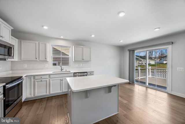 7607 LOUGHTON LN, Spotsylvania, VA 22551