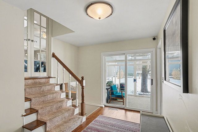 6821 Roberts Drive, Woodridge, IL 60517