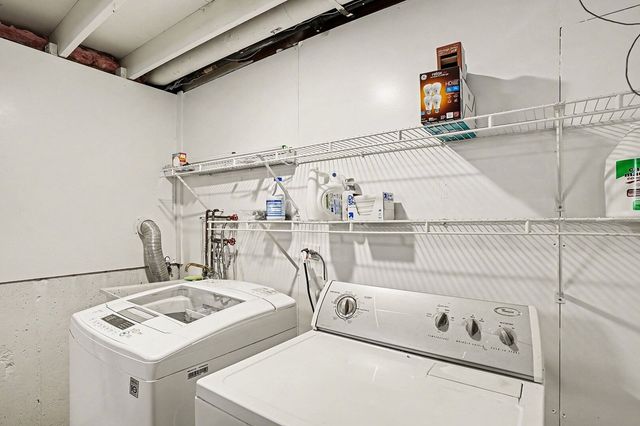 6821 Roberts Drive, Woodridge, IL 60517