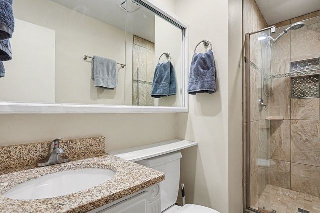 6821 Roberts Drive, Woodridge, IL 60517