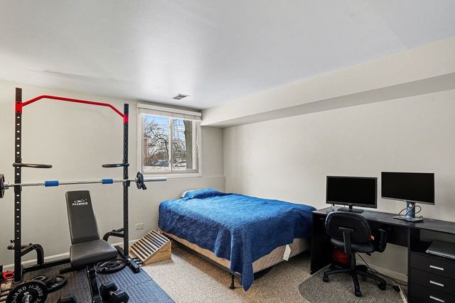 6821 Roberts Drive, Woodridge, IL 60517