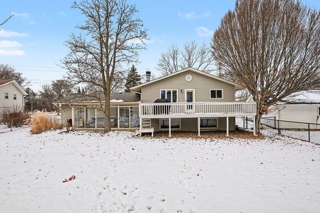 6821 Roberts Drive, Woodridge, IL 60517