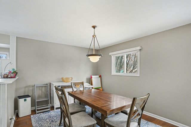 6821 Roberts Drive, Woodridge, IL 60517