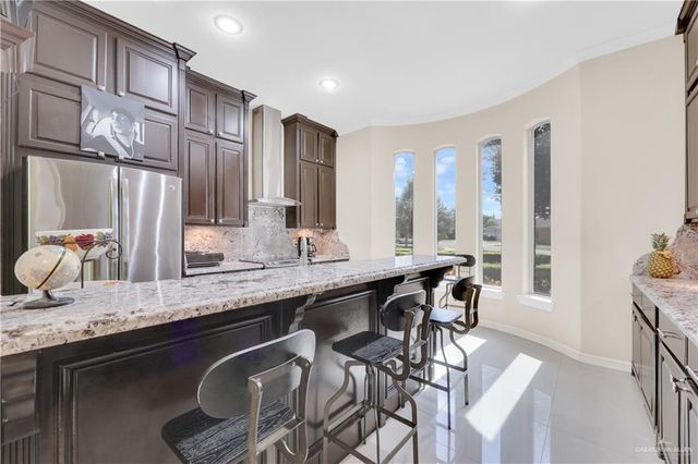 2413 Summer Breeze Avenue, Mission, TX 78572